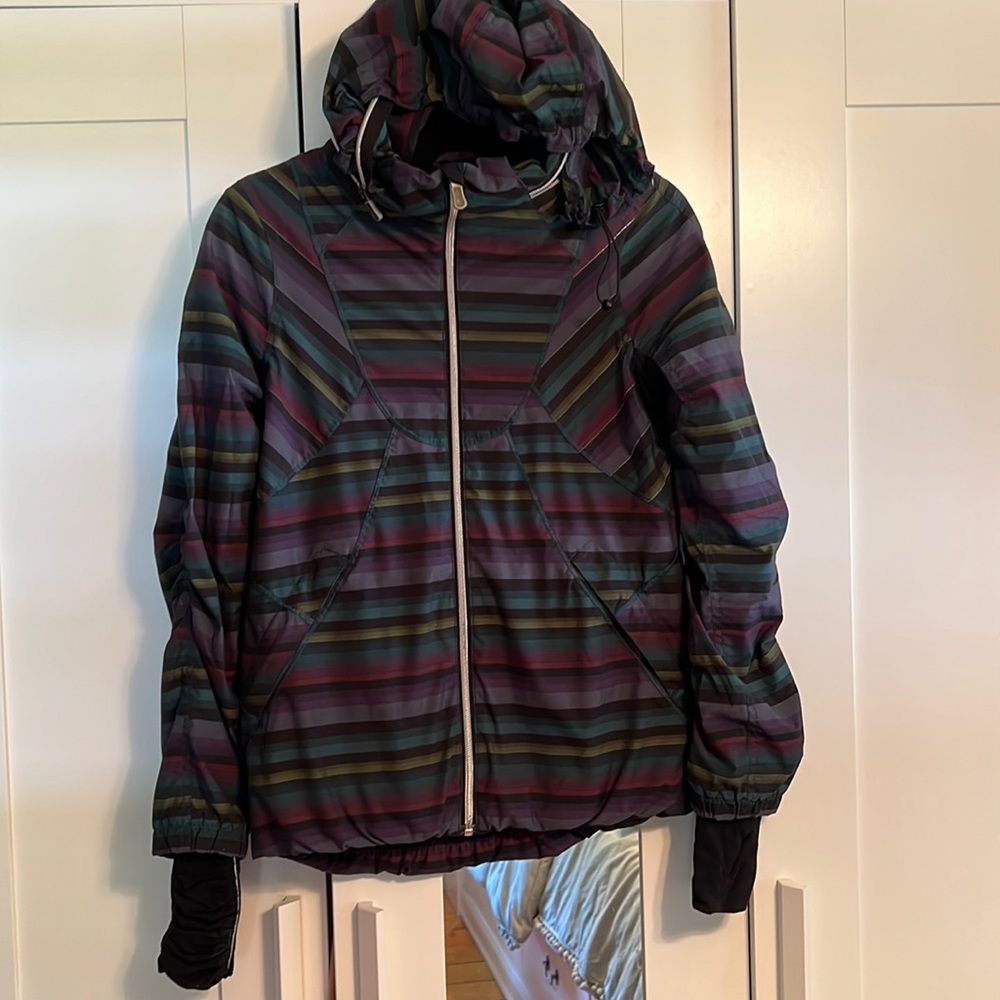 Lululemon 🍋 jacket SIZE 4